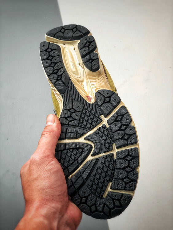 New Balance 2002R DP