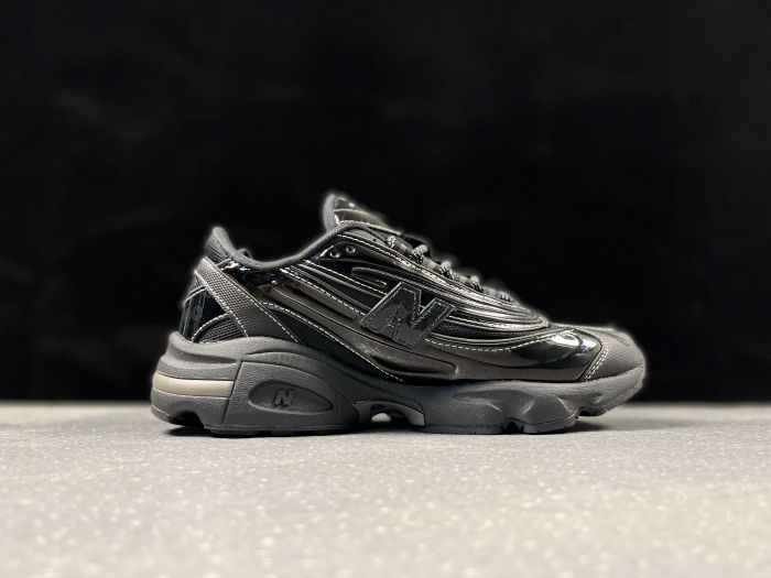 New Balance 1000AD1