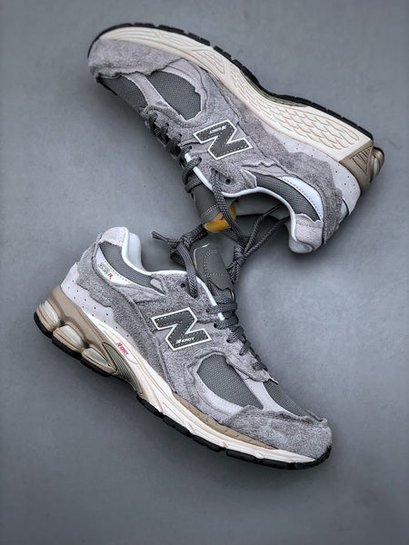 New Balance 2002R DM